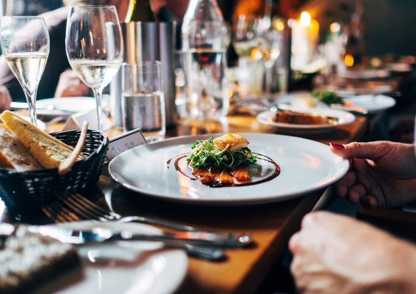 Restoranlar İçin Sosyal Medyada Dolu Masaların Sırrı